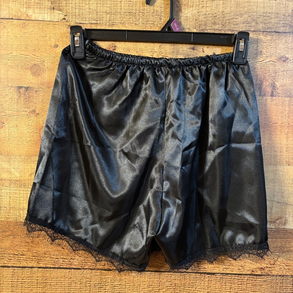 Black Satin Sleepwear Set - Picture 9 of 12